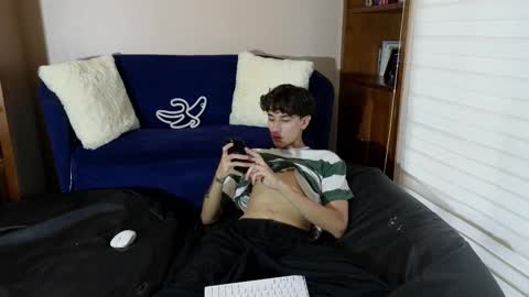 Derek online show from November 21, 2025, 9:57 pm