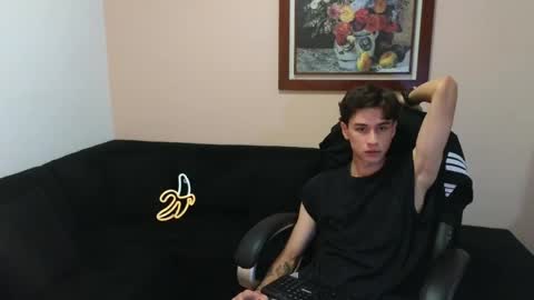 Derek online show from May 18, 2026, 11:43 pm