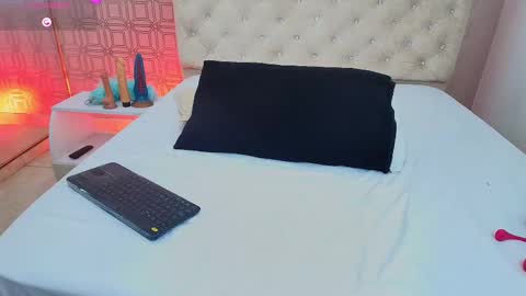 Snapshot of derieri_d chatting on March 8, 2025, 7:53 pm Derieri D online show from March 8, 2025, 7:53 pm