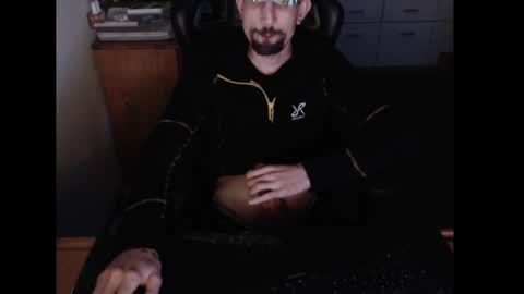 Snapshot of dermattes chatting on December 21, 2024, 5:18 pm dermattes online show from December 21, 2024, 5:18 pm