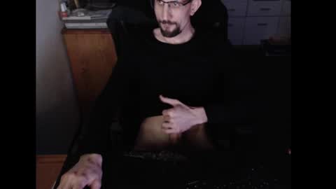 Snapshot of dermattes chatting on March 8, 2025, 3:24 pm dermattes online show from March 8, 2025, 3:24 pm