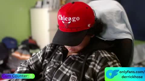Snapshot of derrick_hose chatting on April 27, 2026, 3:32 pm Derrick Hose online show from April 27, 2026, 3:32 pm
