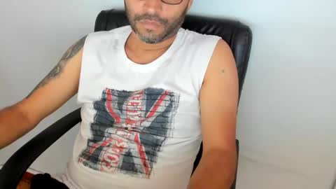 Snapshot of derrik_ chatting on June 8, 2026, 1:00 pm online show from June 8, 2026, 1:00 pm