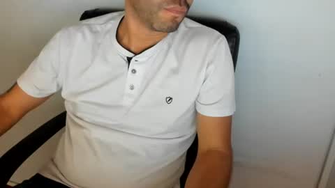 Snapshot of derrik_ chatting on August 6, 2026, 3:36 pm online show from August 6, 2026, 3:36 pm