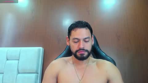 DerryBigger CM online show from October 28, 2025, 8:33 pm