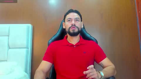 Snapshot of derrybigger_cm chatting on December 1, 2025, 2:22 pm DerryBigger CM online show from December 1, 2025, 2:22 pm