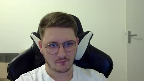 dervechi online show from October 11, 2025, 2:04 pm