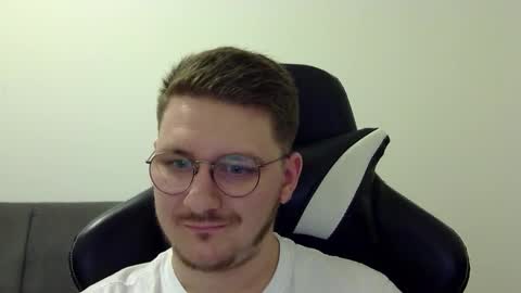 dervechi online show from October 27, 2025, 5:28 pm