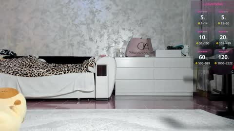 Mia online show from October 26, 2025, 10:04 pm