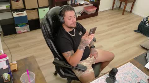 Snapshot of desertadventurer25 chatting on February 12, 2026, 8:37 pm desertadventurer25 online show from February 12, 2026, 8:37 pm