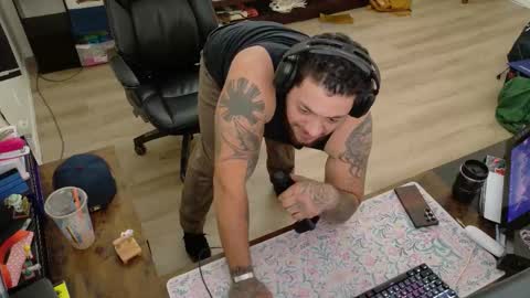 Snapshot of desertadventurer25 chatting on March 4, 2026, 9:21 pm desertadventurer25 online show from March 4, 2026, 9:21 pm