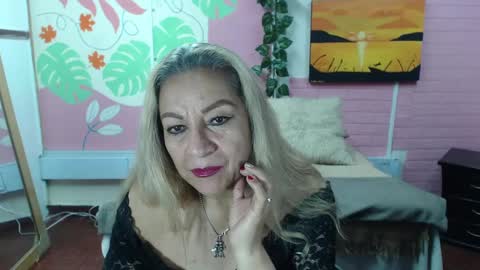 Snapshot of desire_latin chatting on December 5, 2024, 9:17 pm VALERIA online show from December 5, 2024, 9:17 pm
