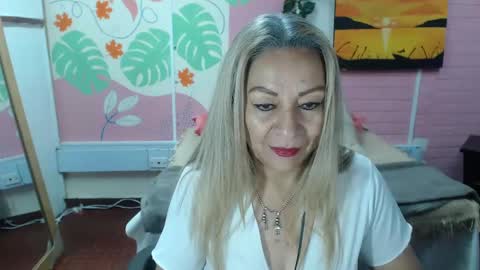 Snapshot of desire_latin chatting on March 11, 2025, 9:15 pm VALERIA online show from March 11, 2025, 9:15 pm