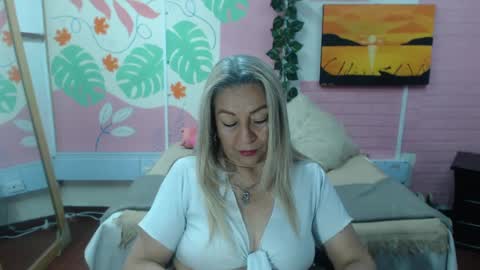 Snapshot of desire_latin chatting on September 19, 2025, 5:13 pm VALERIA online show from September 19, 2025, 5:13 pm