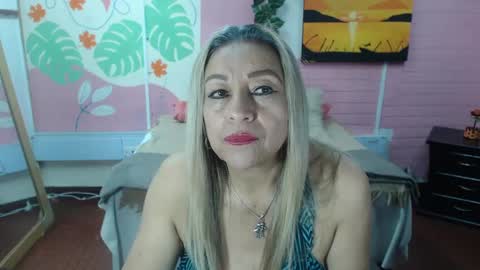 Snapshot of desire_latin chatting on October 3, 2025, 5:54 pm VALERIA online show from October 3, 2025, 5:54 pm