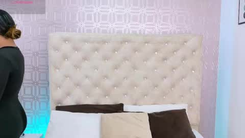 Snapshot of desire_sara chatting on October 4, 2025, 12:25 pm Sara Desire online show from October 4, 2025, 12:25 pm