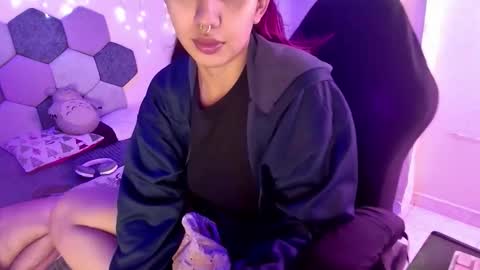 TORI AND MR. BEAR online show from November 29, 2025, 6:22 pm