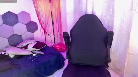 TORI AND MR. BEAR online show from May 9, 2026, 3:50 pm