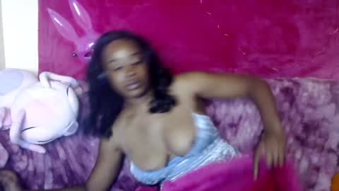 Snapshot of desireeafterdark chatting on December 10, 2024, 10:37 pm desireeafterdark online show from December 10, 2024, 10:37 pm