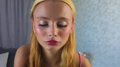 Willow online show from September 12, 2025, 6:35 am