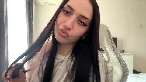 Kira online show from May 20, 2026, 2:12 pm