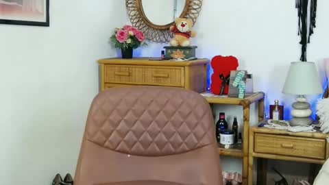 HellenMoon online show from October 14, 2025, 6:36 am