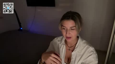Snapshot of desiremuse chatting on September 28, 2025, 7:19 pm Nika online show from September 28, 2025, 7:19 pm