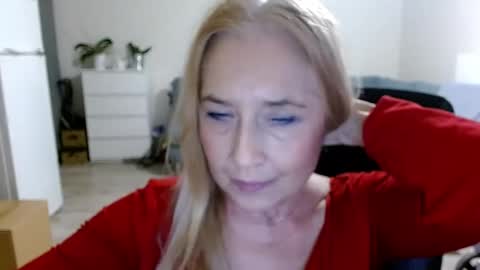 Snapshot of desiresofia chatting on December 5, 2024, 8:00 am S O F I A online show from December 5, 2024, 8:00 am