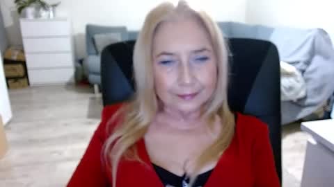 Snapshot of desiresofia chatting on December 9, 2024, 8:00 am S O F I A online show from December 9, 2024, 8:00 am
