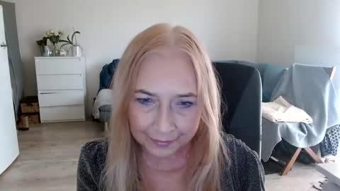 Snapshot of desiresofia chatting on January 22, 2025, 10:50 am S O F I A online show from January 22, 2025, 10:50 am