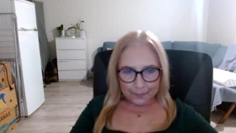 Snapshot of desiresofia chatting on January 29, 2025, 7:46 am S O F I A online show from January 29, 2025, 7:46 am