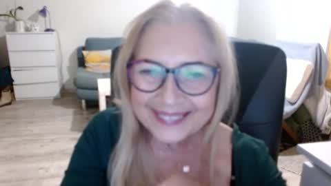 Snapshot of desiresofia chatting on January 31, 2025, 6:36 pm S O F I A online show from January 31, 2025, 6:36 pm
