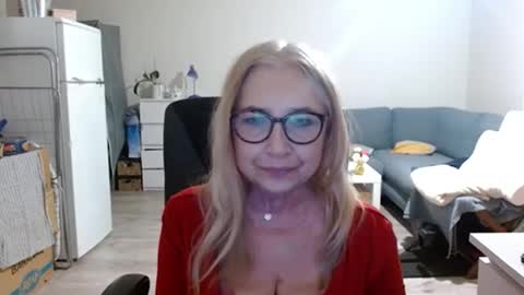 Snapshot of desiresofia chatting on February 19, 2025, 6:10 pm S O F I A online show from February 19, 2025, 6:10 pm