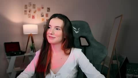 Maya online show from December 5, 2025, 4:32 am