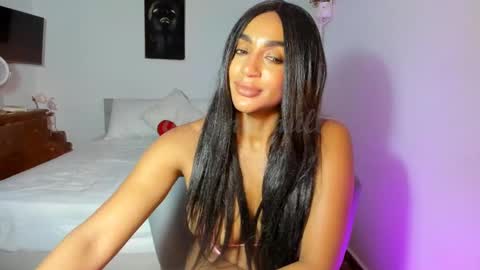 Snapshot of destinnemil chatting on February 20, 2025, 2:57 pm Destinne Mill online show from February 20, 2025, 2:57 pm