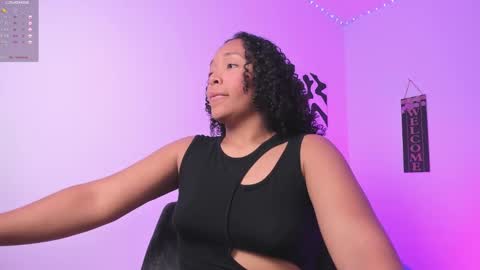 desty_y online show from November 9, 2025, 5:44 pm