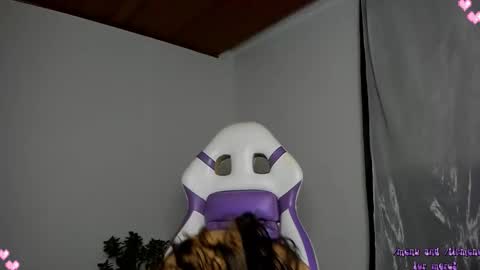 Snapshot of devadoll chatting on September 29, 2025, 11:20 pm Gi HELP ME REACH 50 THUMPS UP 3 online show from September 29, 2025, 11:20 pm