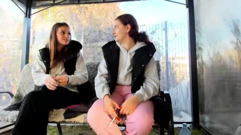 Snapshot of devileanna chatting on November 13, 2025, 9:41 am Anna online show from November 13, 2025, 9:41 am