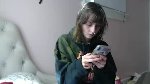 Snapshot of devilg1rl chatting on October 2, 2025, 8:38 pm poutyangel online show from October 2, 2025, 8:38 pm