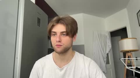 devilnut1 online show from February 6, 2025, 8:50 am