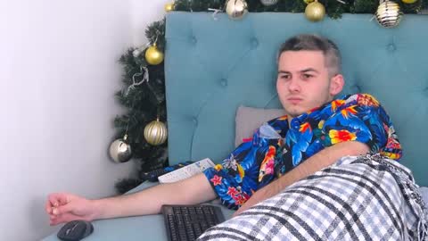 devin_ho online show from December 25, 2024, 6:09 am
