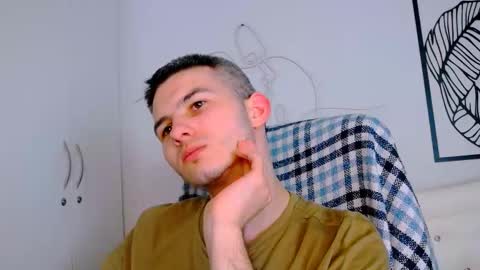 devin_ho online show from February 18, 2025, 2:59 am