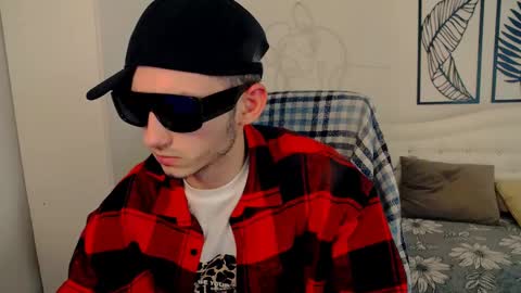 devin_ho online show from February 24, 2025, 9:20 pm