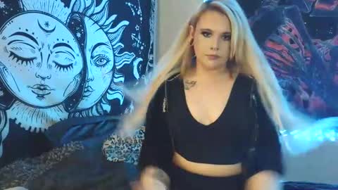 Snapshot of devyn_winter chatting on November 11, 2025, 7:36 pm devyn winter online show from November 11, 2025, 7:36 pm