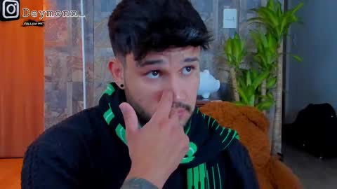 JULIAN online show from October 24, 2025, 8:27 pm