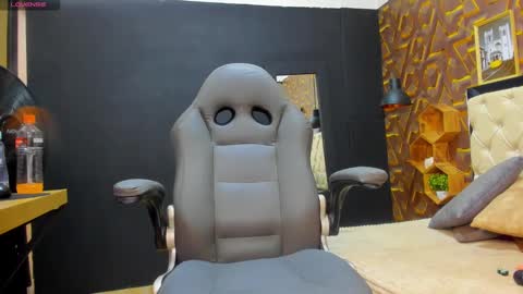 Snapshot of deyy_madisson chatting on January 29, 2025, 7:11 pm Madisson online show from January 29, 2025, 7:11 pm