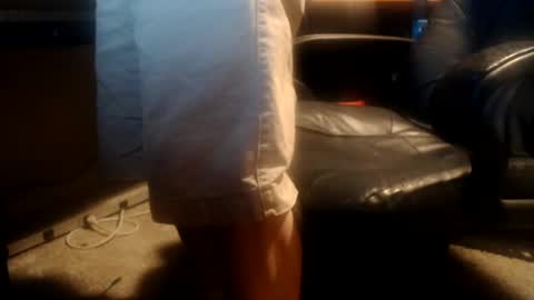 Snapshot of dfwgonewrong chatting on August 3, 2026, 8:35 am dfwgonewrong online show from August 3, 2026, 8:35 am