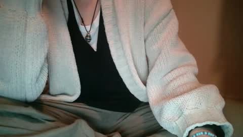 Snapshot of dghyfhjug chatting on December 3, 2024, 1:30 am Sammie online show from December 3, 2024, 1:30 am