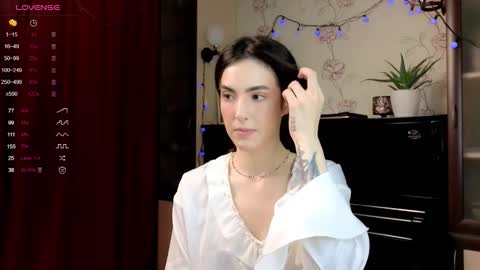 Snapshot of di_moon_ chatting on October 12, 2025, 2:16 pm Diana online show from October 12, 2025, 2:16 pm