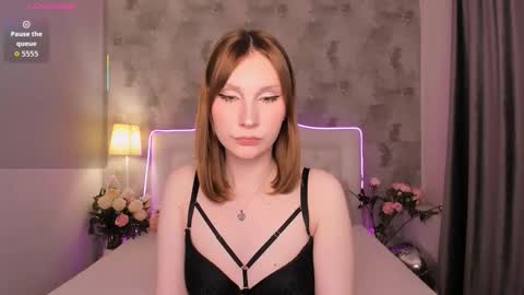 Snapshot of di_moore chatting on October 5, 2025, 6:12 am I EEO my schedule this week Thu - Sat 23000800 Sun 08001600 UTC3 online show from October 5, 2025, 6:12 am